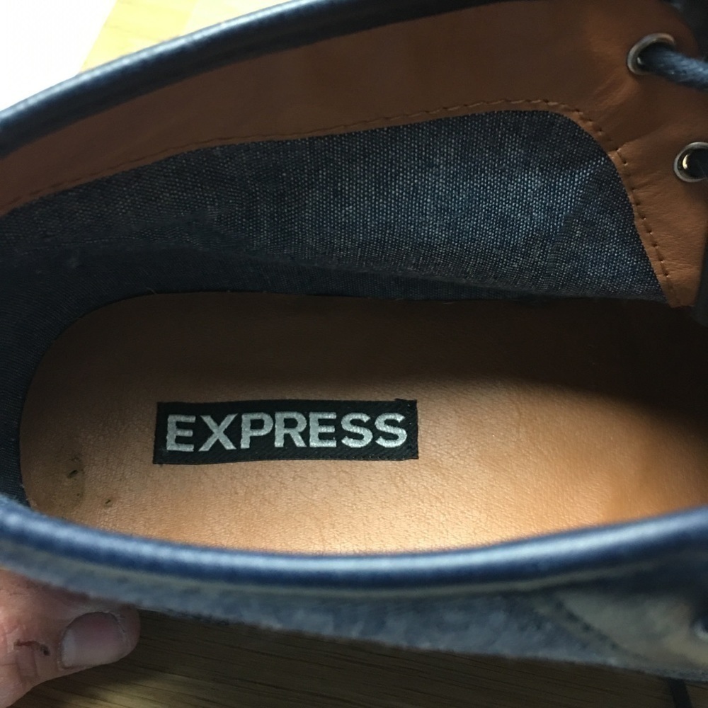 Express Shoes - Picture 4 of 9